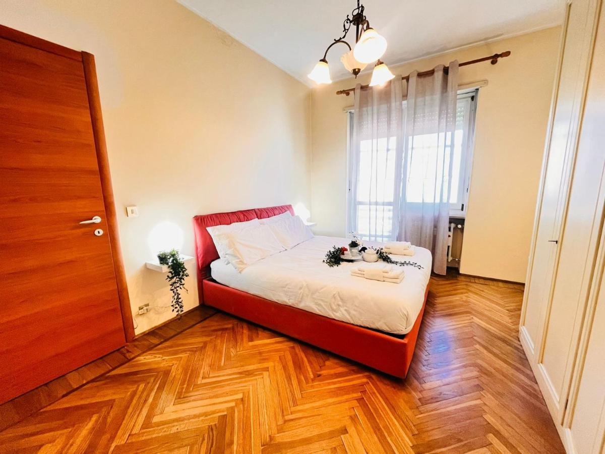 Sky Apartment A Due Passi Dalla Stazione Коленьо Екстериор снимка