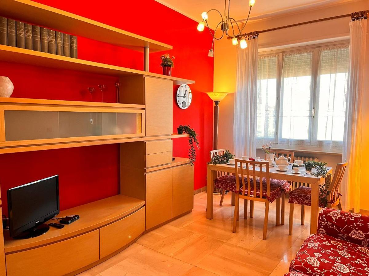 Sky Apartment A Due Passi Dalla Stazione Коленьо Екстериор снимка