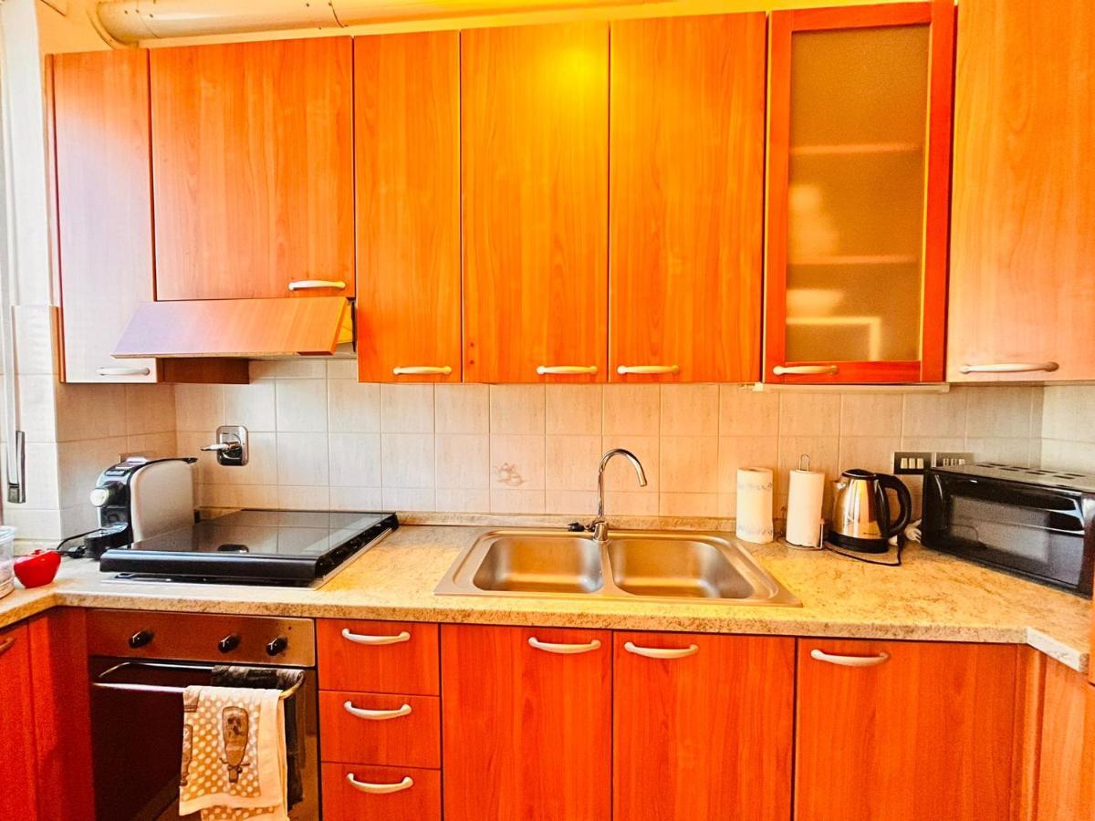 Sky Apartment A Due Passi Dalla Stazione Коленьо Екстериор снимка